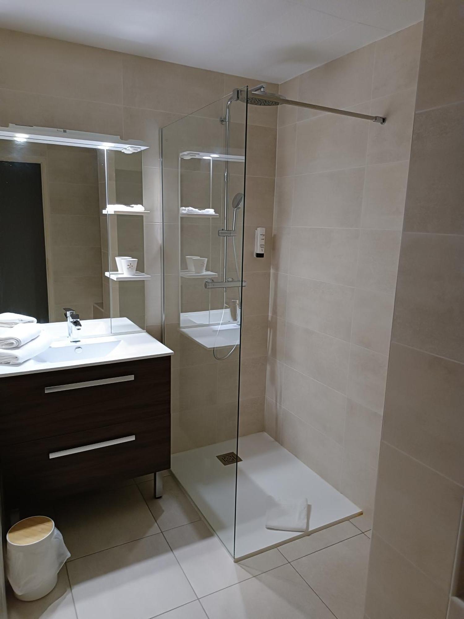 Contact Hotel Limoges - Hotel Des Deux Moulins מראה חיצוני תמונה