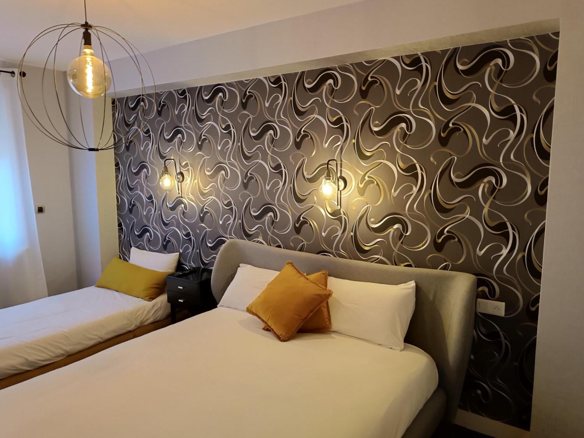 Contact Hotel Limoges - Hotel Des Deux Moulins מראה חיצוני תמונה