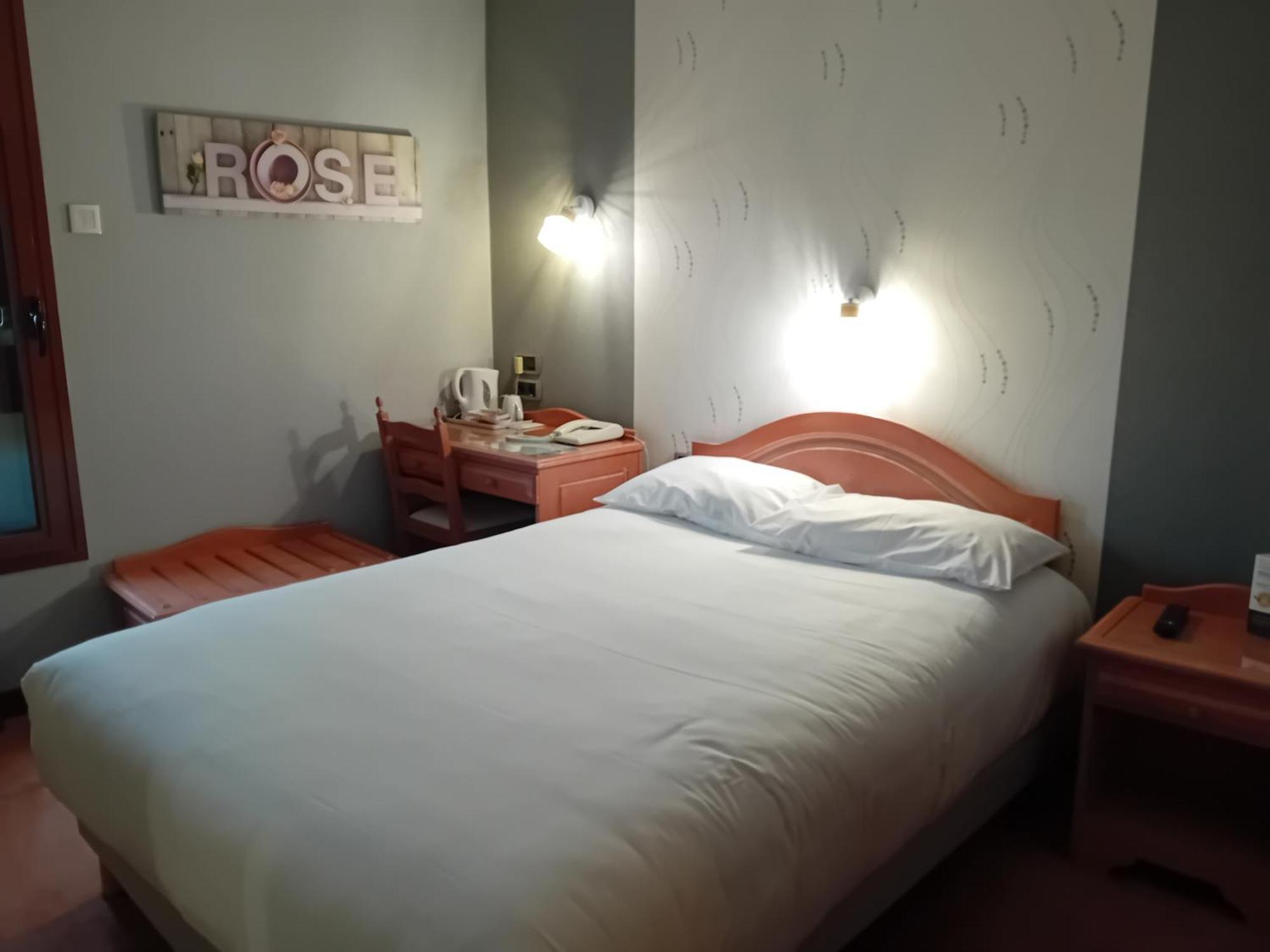 Contact Hotel Limoges - Hotel Des Deux Moulins מראה חיצוני תמונה
