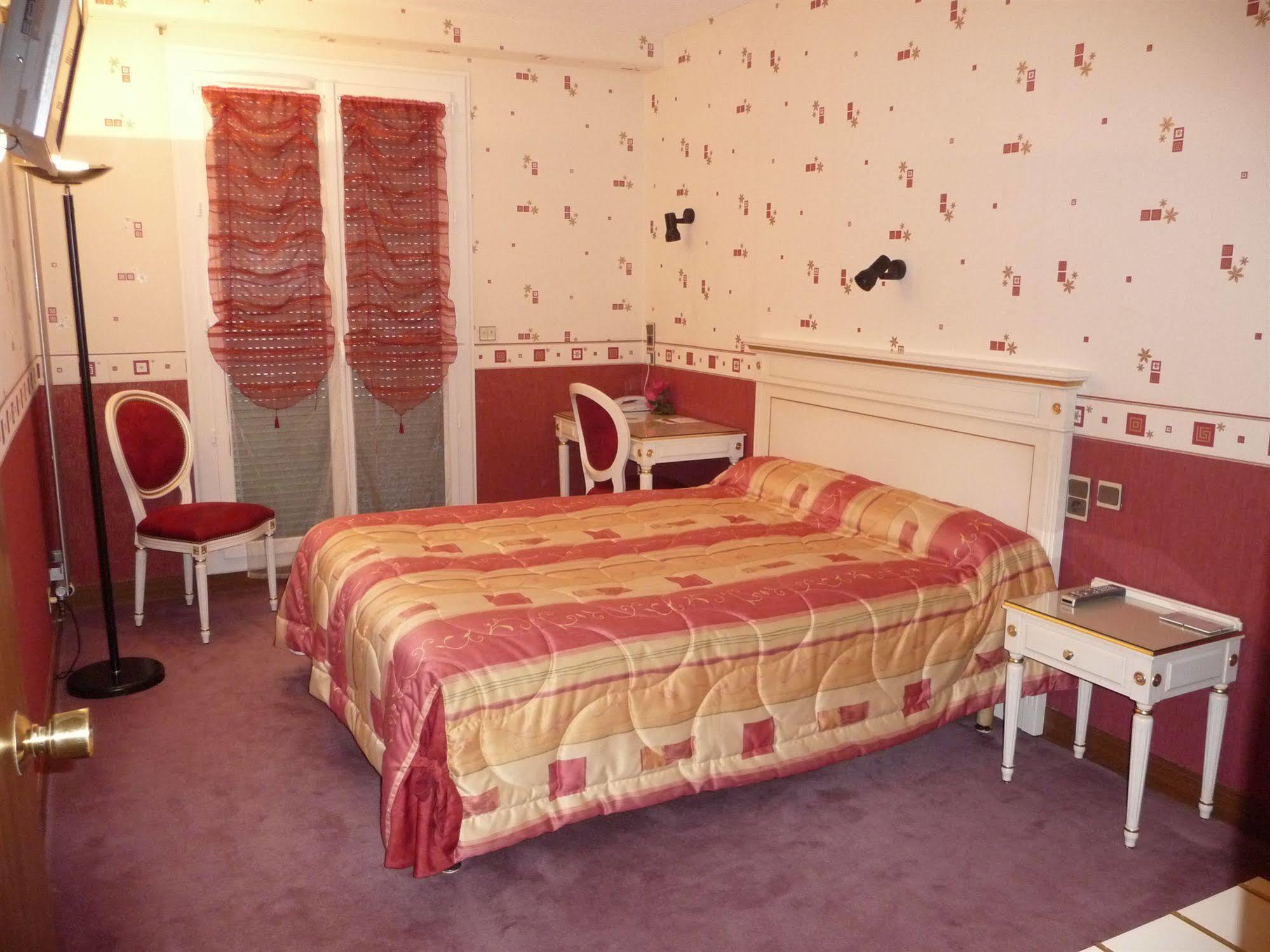 Contact Hotel Limoges - Hotel Des Deux Moulins מראה חיצוני תמונה