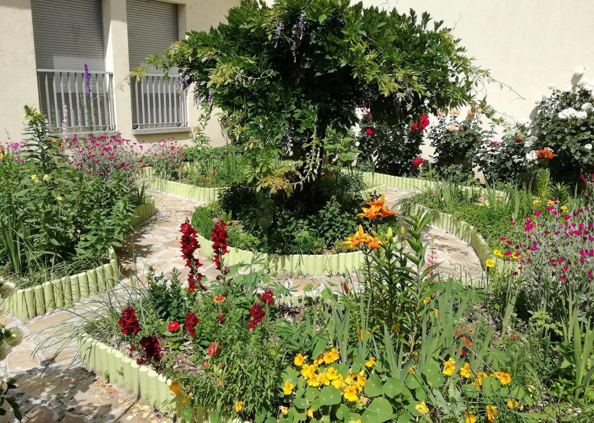 Contact Hotel Limoges - Hotel Des Deux Moulins מראה חיצוני תמונה